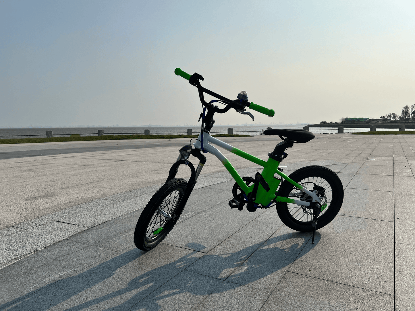 K16 Kids Electric Bike – 24V 5Ah Battery, 16 - Inch Wheel, 20km Range, Safe 20km/h Speed | Lightweight 12kg | For Kids Ages 5–10 - Airplaying Scooter