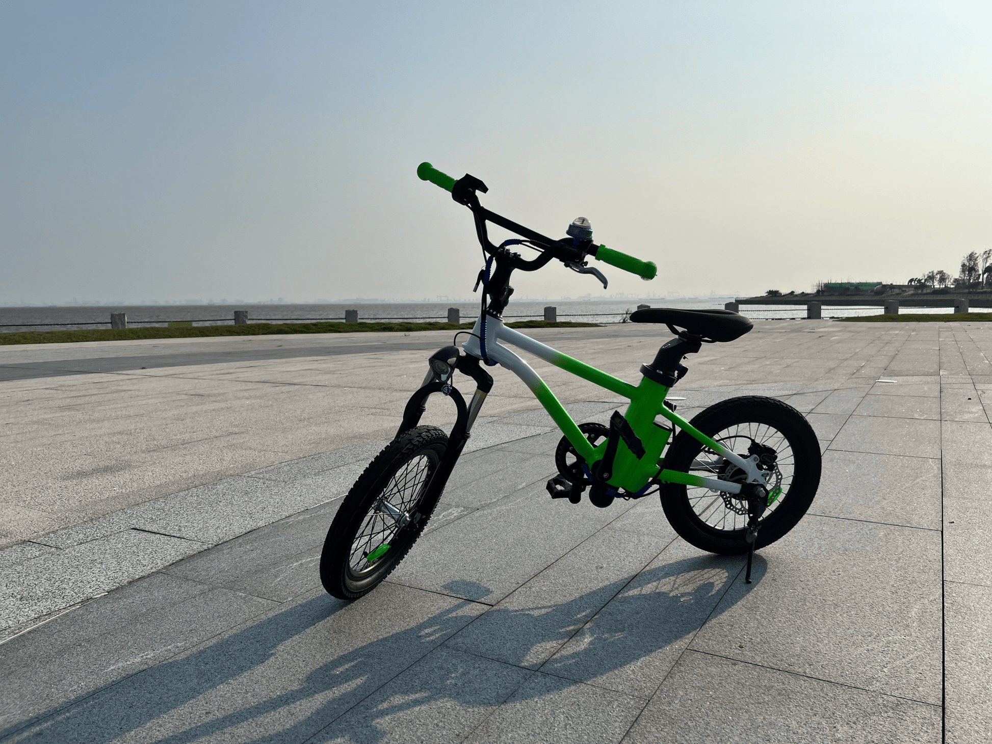 K16 Kids Electric Bike – 24V 5Ah Battery, 16 - Inch Wheel, 20km Range, Safe 20km/h Speed | Lightweight 12kg | For Kids Ages 5–10 - Airplaying Scooter