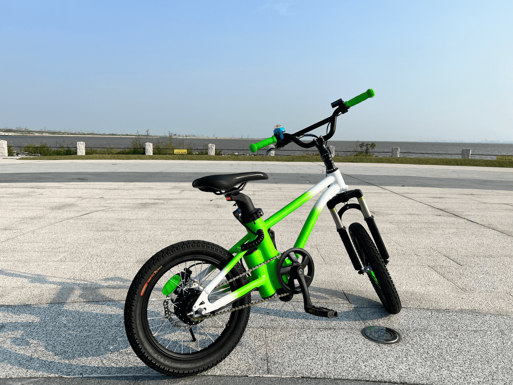 K16 Kids Electric Bike – 24V 5Ah Battery, 16 - Inch Wheel, 20km Range, Safe 20km/h Speed | Lightweight 12kg | For Kids Ages 5–10 - Airplaying Scooter